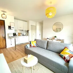 - Lit Queen Size - Proximite Geneve Saint-Julien-en-Genevois